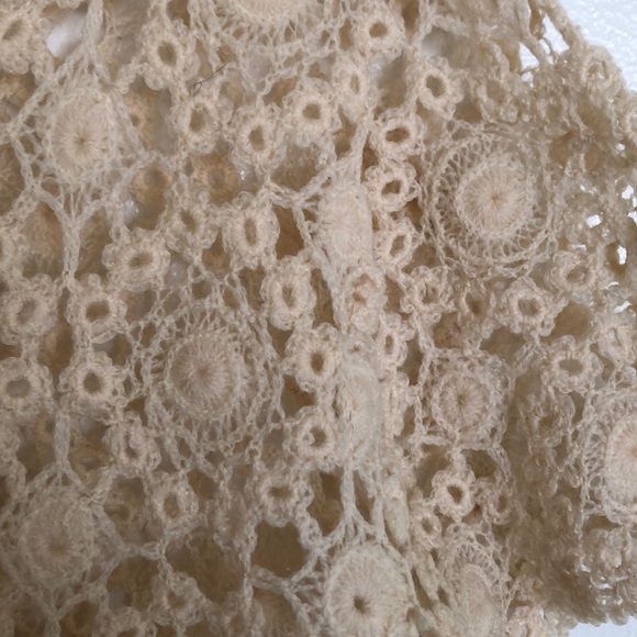 Vintage Ivory Crocheted Top - Picture 3 of 5